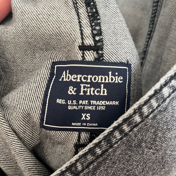 Abercrombie shorts overalls! - Picture 3 of 3
